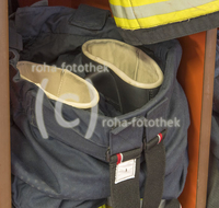 fileadmin/roha/images_galerie/Feuerwehr-Florianijuenger/FFW-TEI-ANZ-0003-D-roha-Feuerwehr-Teisendorf-Anzug-Hose-Jacke-Stiefel.jpg