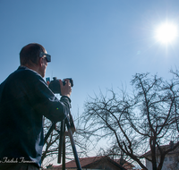 fileadmin/roha/images_galerie/Menschen/MEN-SO-FI-FOT-0001-01-D-roha-Mensch-Himmel-Sonnenfinsternis-Brille-Sofibrille-Fotograf.png