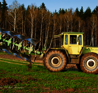 fileadmin/roha/images_galerie/Landwirtschaft/LANDW-MASCH-PFL-0014-1-D-roha-Landwirtschaft-Maschine-Pflug-Acker.png