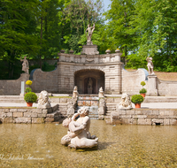 fileadmin/roha/images_galerie/orte_landschaft/Salzburg/Hellbrunn-Steintheater/SA-HELLBR-WASS-0002-23-D-roha-Salzburg-Schloss-Hellbrunn-Wasserspiele.png