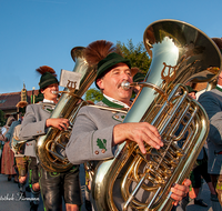 fileadmin/roha/images_galerie/orte_landschaft/Anger/Anger-Trachten-Musik-Fest/BR-FEST-ANG-MUS-TRACH-2018-08-18-1841-09-D-roha-Brauchtum-Fest-Anger-Trachtenverein-Musikkapelle.png