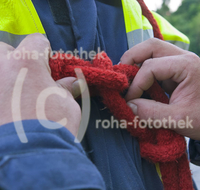 fileadmin/roha/images_galerie/Feuerwehr-Florianijuenger/FFW-TEI-LEIST-0054-D-roha-Teisendorf-Feuerwehr-Rossdorf-Uebung-Knoten_Kopie.jpg