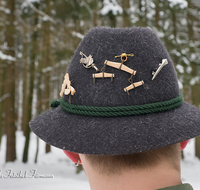 fileadmin/roha/images_galerie/Landwirtschaft/Forst-Holzknecht/HOLZKNE-HAM-DET-HUT-0001-D-roha-Holzknecht-Hut-Winter-Siegsdorf-Hammer-Winterzug.png