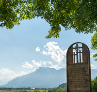 fileadmin/roha/images_galerie/kirche_religion/Ainring/KKKM-AINR-FRZ-05-07-D-roha-Stelen-Franziskus-Weg-Sonnengesang-Tod.png