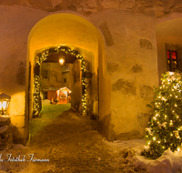 fileadmin/roha/images_galerie/brauchtum/Weihnachten/Christkindlmarkt-Bad-Reichenhall/BAD-REI-GRUT-CHRIST-0003-D-roha-Bad-Reichenhall-Burg-Gruttenstein-Christkindlmarkt-Winter.png