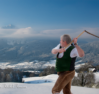 fileadmin/roha/images_galerie/brauchtum/-A-Themenseite/BR-SCHNA-ANG-1445-02-D-M-roha-Brauchtum-Schnalzen-Aufham-Piding-Anger-Winter.png