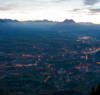 fileadmin/roha/images_galerie/orte_landschaft/Salzburg/Gaisberg-Flughafen-Wals/SA-GAISB-PAN-0008-P-D-roha-Salzburg-Gaisberg-Panorama-Sonnenuntergang-Watzmann-Untersberg-Hochstaufen.png