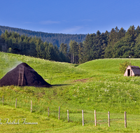 fileadmin/roha/images_galerie/orte_landschaft/Teisendorf/Neukirchen/TEI-NEUK-KOEHL-0007-D-roha-Neukirchen-Kohlenmeiler-Brauchtum.png