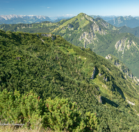 fileadmin/roha/images_galerie/orte_landschaft/Bergen/BERG-HOCHF-0002-5-D-roha-Bergen-Hochfelln-Hochgern-Wilder-Kaiser.png