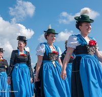 fileadmin/roha/images_galerie/brauchtum/Tracht/BR-TRACH-WAG-WEIL-2017-06-18-0938-02-D-roha-Brauchtum-Tracht-Waging-Muehlberger.png