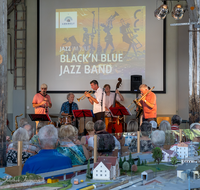 fileadmin/roha/images_galerie/orte_landschaft/Freilassing/Freilassing-Fest/FREIL-LOKW-JAZ-1-1110-02-D-roha-Freilassing-Lokwelt-Eisenbahn-Jazz.png