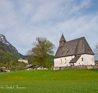 fileadmin/roha/images_galerie/orte_landschaft/Piding/PID-MAUTH-0027-D-roha-Piding-Mauthausen-Kirche-Blumenwiese-Hochstaufen-Schloss-Staufeneck.png