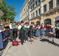 fileadmin/roha/images_galerie/orte_landschaft/Teisendorf/Teisendorf-Marktstrasse-Konzert/TEI-MA-STA-KON-2024-1-4140-D-roha-Teisendorf-Marktstrasse-Standkonzert.png