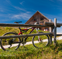 fileadmin/roha/images_galerie/orte_landschaft/Stoisser-Alm/TEI-STO-MOUN-0012-D-roha-Teisendorf-Anger-Stoisser-Alm-Mountainbike.png