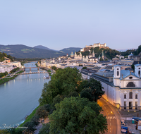 fileadmin/roha/images_galerie/orte_landschaft/Salzburg/Nacht-Salzburg/SA-ALTST-NACHT-0011-04-D-roha-Salzburg-Altstadt-Nacht-Festung-Hohensalzburg-Salzach.png