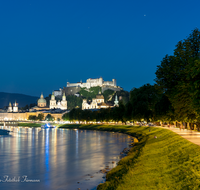 fileadmin/roha/images_galerie/orte_landschaft/Salzburg/Nacht-Salzburg/SA-ALTST-NACHT-0007-0-17-D-roha-Salzburg-Altstadt-Nacht-Salzach-Dom-Festung-Kollegienkirche.png