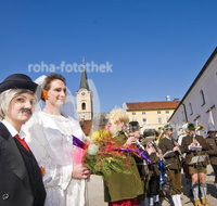 fileadmin/roha/images_galerie/brauchtum/Fasching/Faschingshochzeit/BR-FASCHI-HOCHZ-0003-D-roha-Brauchtum-Fasching-Hochzeit-Brautpaar.jpg