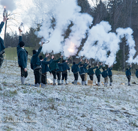 fileadmin/roha/images_galerie/brauchtum/Weihnachten-Boeller/BR-WEIH-BOELL-PID-0005-1512-03-D-roha-Brauchtum-Weihnachten-Boeller-Schuetze-Piding.png