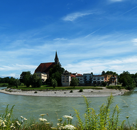 fileadmin/roha/images_galerie/Hintergrund-Download/1920x1080_-_Handy/LAUF-SALZACH-0041-D-roha-Laufen-Salzach-Schleife-Stiftskirche-Blumenwiese.png