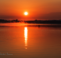 fileadmin/roha/images_galerie/stimmung-Sonne/Sonnenaufgang/SON-AU-WAGI-0030-0702-02-D-roha-Sonnenaufgang-Waginger-See-Sonne-Wasser-Waging.png