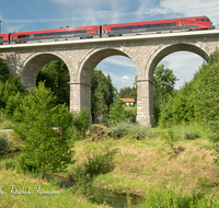 fileadmin/roha/images_galerie/arbeit_technik/TECHN-EISENB-TEI-0020-05-D-roha-Technik-Eisenbahn-Zug-Bahnlinie-Viadukt-Teisendorf.png