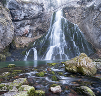 fileadmin/roha/images_galerie/wasser/WAS-FALL-GOLL-0002-D-M-roha-Wasserfall-Gollinger-Kuchl-Winter.png