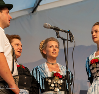 fileadmin/roha/Gautrachtenfest/Bilderglalerie/Gaufest-2023/Gauheimatabend/BR-GAUFEST-TEIS-2023-2-2054-01-D-roha-Tracht-Gaufest-Teisendorf.png