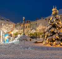 fileadmin/roha/images_galerie/orte_landschaft/Laufen/LAUF-STADT-WEIH-0002-1659-D-M-roha-Laufen-Weihnachten-Marienplatz-Nacht-Laterne.png