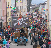 fileadmin/roha/images_galerie/brauchtum/Fasching/BR-FASCHI-2018-1552-02-D-roha-Brauchtum-Fasching-Zug-Teisendorf-Marktstrasse-SING-SANG.png