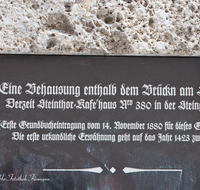 fileadmin/roha/images_galerie/orte_landschaft/Salzburg/Steingasse/SA-DETAIL-STEING-0003-D-roha-Salzburg-Detail-Steingasse-Schild.png