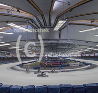 fileadmin/roha/images_galerie/Freizeit-Sport/Eisspeedway/SPO-EIS-SPEED-INZ-0020-2018-1607-01-roha-Sport-Eisspeedway-Inzell-Max-Aicher-Arena-Sturz.jpg