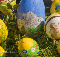 fileadmin/roha/images_galerie/brauchtum/Ostern/BR-OST-BRUN-EI-0014-D-roha-Brauchtum-Osterbrunnen-Bad-Reichenhall-Florianiplatz-Osterei-Straussenei-Frohe-Ostern.png