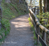 fileadmin/roha/images_galerie/wege/WEGE-RA-SOL-0003-D-roha-Wander-Weg-Ramsau-Gerstreit-Soleleitung-Gelaender.png