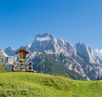 fileadmin/roha/images_galerie/orte_landschaft/Berchtesgaden/Nationalpark_Klausbachtal_Wimbachtal_-Klamm/BGD-NAT-BIND-0011-01-D-roha-Berchtesgaden-Nationalpark-Bindalm-Gipfel-Kreuz-Muehlsturzhoerner.png