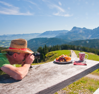 fileadmin/roha/images_galerie/Menschen/MEN-FOTOGR-STOI-ALM-0001-D-roha-Menschen-fotograf-Stoisser-Alm-Teisenberg-Kaiserschmarrn.png