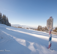 fileadmin/roha/images_galerie/Winter/LANDA-GRENZE-WI-0004-D-roha-Landart-Grenze-Winter-Bayern-Chiemgau-Salzburg-Rupertiwinkel-historisch-Teisendorf-Siegsdorf.png