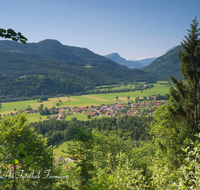 fileadmin/roha/images_galerie/orte_landschaft/Schleching/SCHLECH-MUEHLAU-0001-D-roha-Schleching-Muehlau-Panorama.png