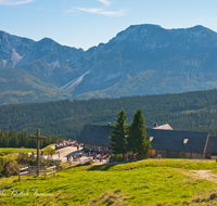 fileadmin/roha/images_galerie/orte_landschaft/Stoisser-Alm/TEI-STO-WAN-0002-D-roha-Teisendorf-Anger-Stoisser-Alm-Wandern-Hochstaufen-Zwiesel.png