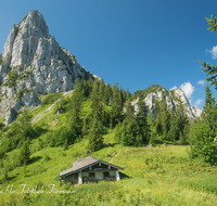 fileadmin/roha/images_galerie/orte_landschaft/Ruhpolding/RUH-HOERNDL-0003-D-roha-Ruhpolding-Hoerndlwand-Alm.png