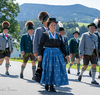 fileadmin/roha/images_galerie/orte_landschaft/Teisendorf/Neukirchen/Trachtenfest-Neukirchen-2019/BR-FEST-NEUK-TRACH-2019-08-11-1156-05-D-roha-Brauchtum-Fest-Neukirchen-Trachtenverein-Festzug.png