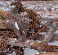 fileadmin/roha/images_galerie/Landwirtschaft/Forst-Holzknecht/HOLZKNE-HAM-DET-0009-D-roha-Holzknecht-Schlitten-Winter-Siegsdorf-Hammer-Winterzug-Kette-Sapie.png