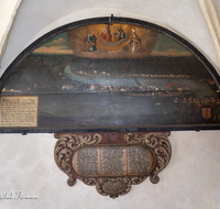 fileadmin/roha/images_galerie/orte_landschaft/Laufen/LAUF-STIFTSK-0001-10-D-roha-Laufen-Stiftskirche-Laubengang-Kreuzgang-Tafel.png