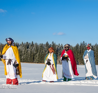 fileadmin/roha/images_galerie/brauchtum/Weihnachten-Sternsinger/BR-WEIH-HEILDREIKOEN-0077-D-roha-Brauchtum-Weihnachten-Heilig-Drei-Koenige-Sternsinger-Teisendorf-Winter-Schnee.png