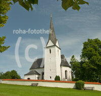 fileadmin/roha/images_galerie/orte_landschaft/Gstadt/GSTADT-0001-D-roha-Gstadt-Breitbrunn-Kirche-Peter-und-Paul.jpg