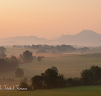 fileadmin/roha/images_galerie/stimmung-Sonne/Sonnenaufgang/SO-AU-ANG-VACH-0011-D-roha-Sonnenaufgang-Anger-Vachenlueg-Ainring-Schafberg.png