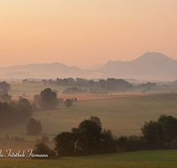 fileadmin/roha/images_galerie/stimmung-Sonne/Sonnenaufgang/SO-AU-ANG-VACH-0011-D-roha-Sonnenaufgang-Anger-Vachenlueg-Ainring-Schafberg.png