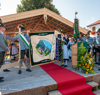 fileadmin/roha/images_galerie/orte_landschaft/Anger/Anger-Trachten-Musik-Fest/BR-FEST-ANG-MUS-TRACH-2018-08-19-1043-05-D-roha-Brauchtum-Fest-Anger-Trachtenverein-Musikkapelle-Festaltar.png