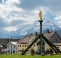 fileadmin/roha/images_galerie/orte_landschaft/Anger/Anger/BR-OST-ANG-MA-SAEU-0020-01-D-roha-Brauchtum-Ostern-Anger-Mariensaeule-Hochstaufen.png