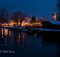 fileadmin/roha/images_galerie/orte_landschaft/Chiemsee/CHIE-SCHIFF-CHRI-0010-D-roha-Chiemsee-Schiff-Fahrt-Weihnachten-Christkindlmarkt-Beleuchtung-Fraueninsel.png