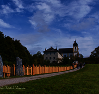 fileadmin/roha/images_galerie/orte_landschaft/Salzburg/Kolleg-Plain-Sebast-Franzis-Mich/SA-MARIAPLAIN-0001-1-D-roha-Salzburg-Maria-Plain-Weg-Zaun.png